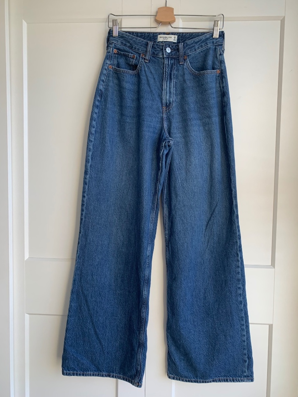 Abercrombie & Fitch Wide Leg High Rise Curve Love Jeans Size 26